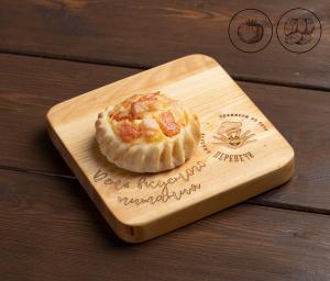 Перепечи с ветчиной и томатами